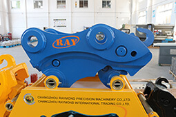Rayattachments excavator hydraulic quick hitch（the video on the factory）.JPG